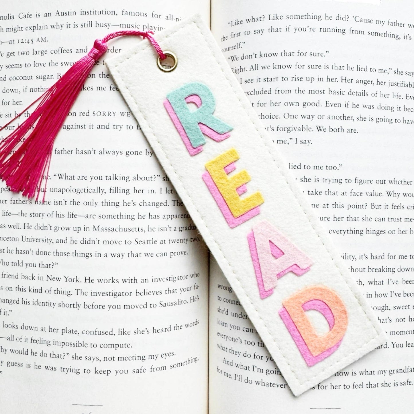 READ Bookmark Pink